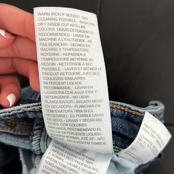 Levi’s 721 High Rise Skinny Jeans - Picture 6 of 6